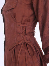 VESTIDO CORTO CAMISERO CON PLAQUETAS MARRÓN MOCA