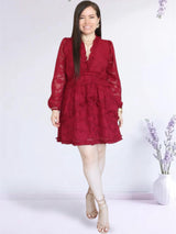 VESTIDO CORTO FULL BOBOS CON PRETINA GUINDA