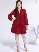 VESTIDO CORTO FULL BOBOS CON PRETINA GUINDA