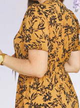 MAXIVESTIDO CAMISERO CON PRETINA ESTAMPADO MOSTAZA
