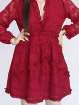 VESTIDO CORTO FULL BOBOS CON PRETINA GUINDA