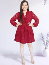 VESTIDO CORTO FULL BOBOS CON PRETINA GUINDA