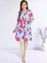VESTIDO CORTO CAPAS CRUZADAS ESTAMPADO CELESTE