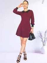 VESTIDO CORTO CON CUELLO